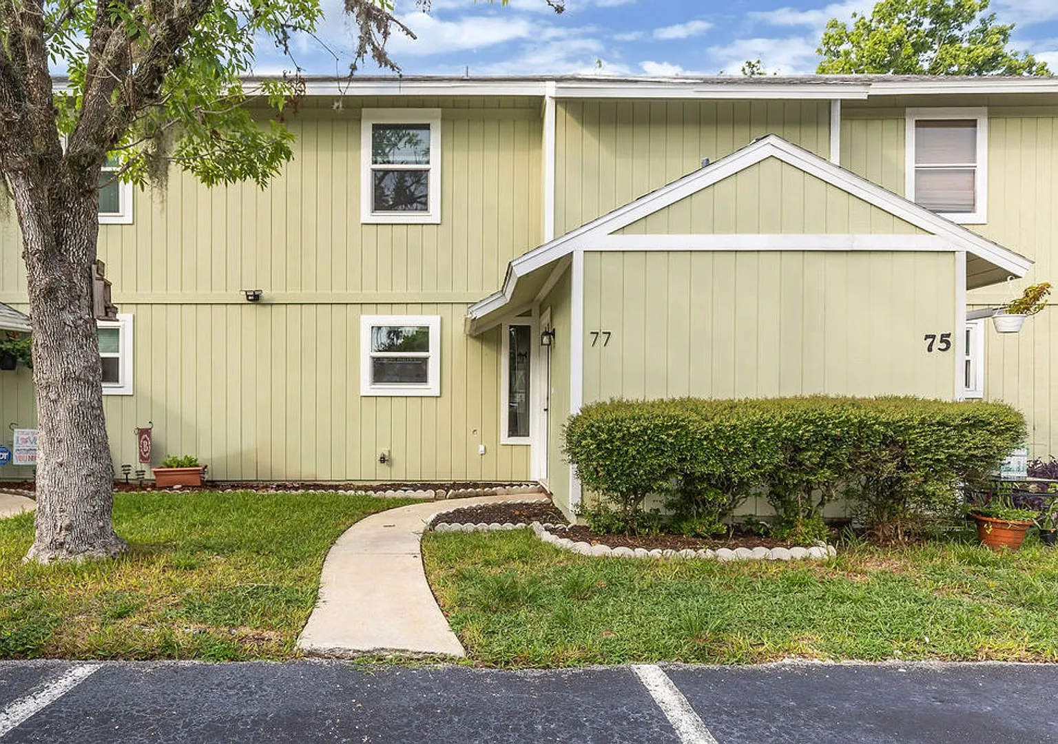 Beautiful Townhome in Tomoka Meadows! — Photo 1