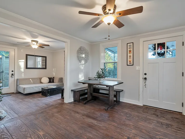 514 Drake Ave — Photo 2