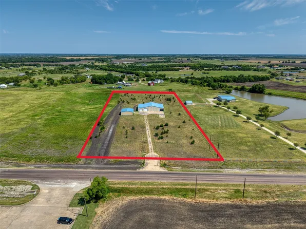 2944 County Road 596, Nevada, TX 75173