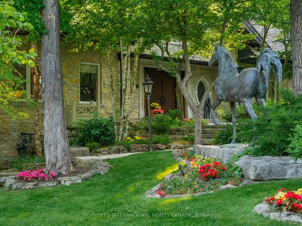 101 Paula Ct, Vaughan, ON L0J 1C0