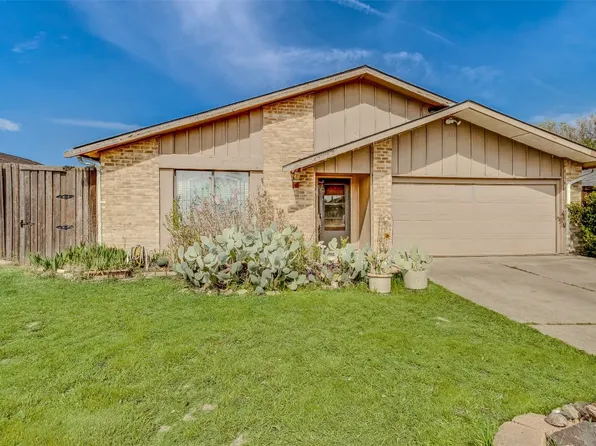 2317 Benbrook Dr, Carrollton, TX 75007