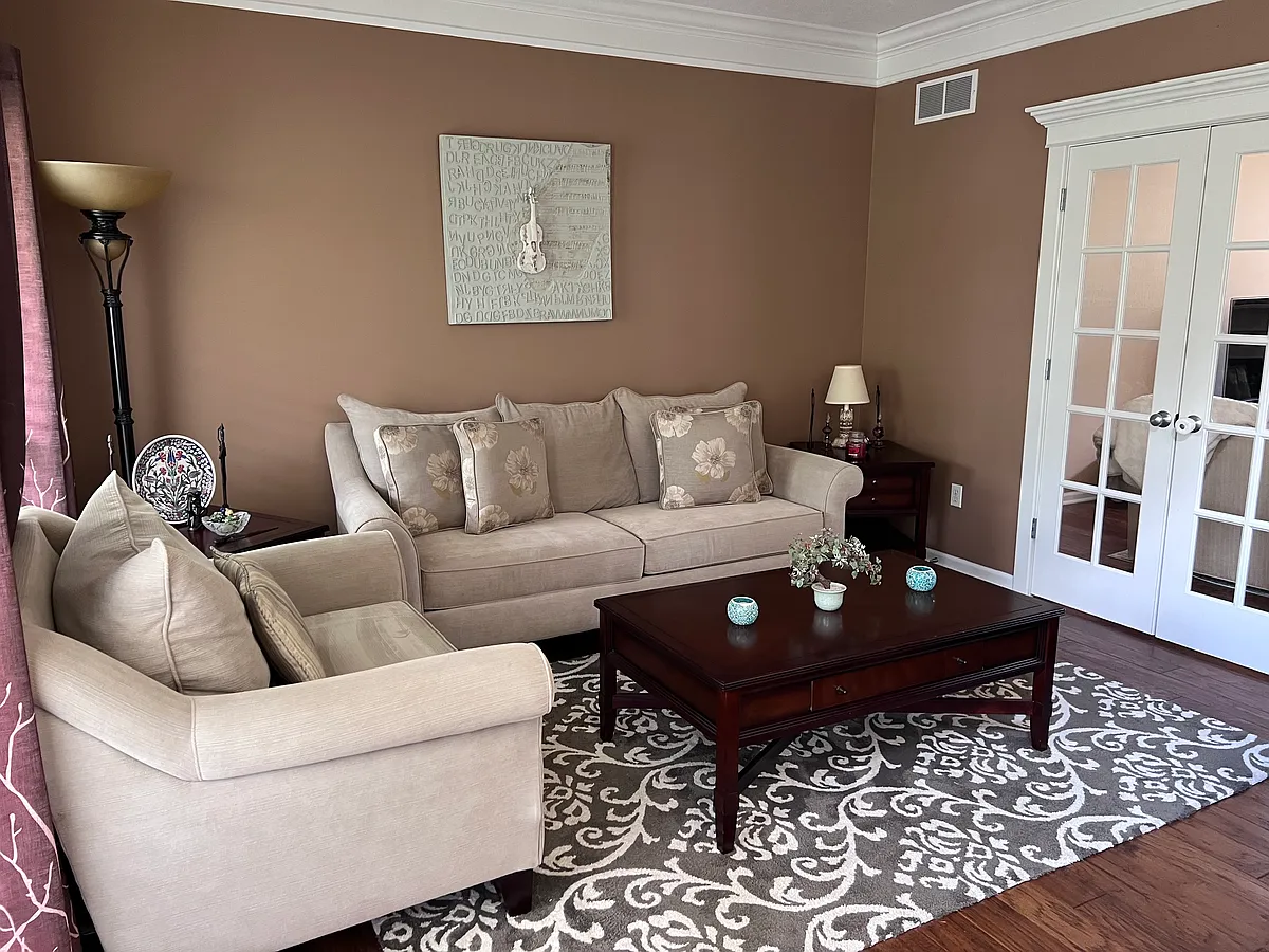 Living Room - 648 S Whitman Ct SE