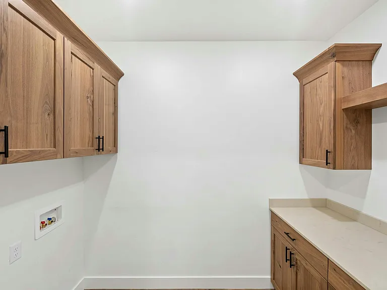 2628 S 3210 E — Photo 22