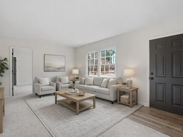 1120 W Pope St, Benson, NC 27504