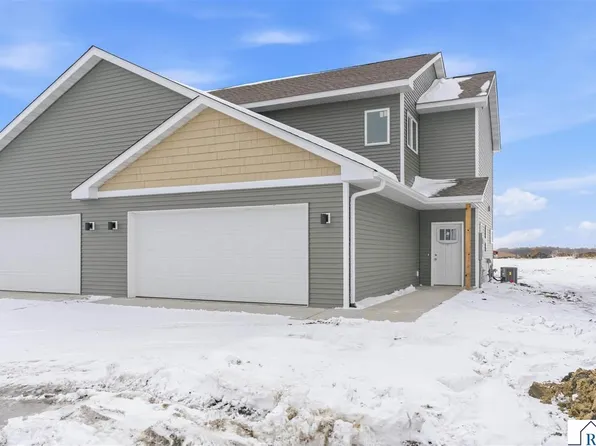 3121 Noble Dr, Mankato, MN 56001