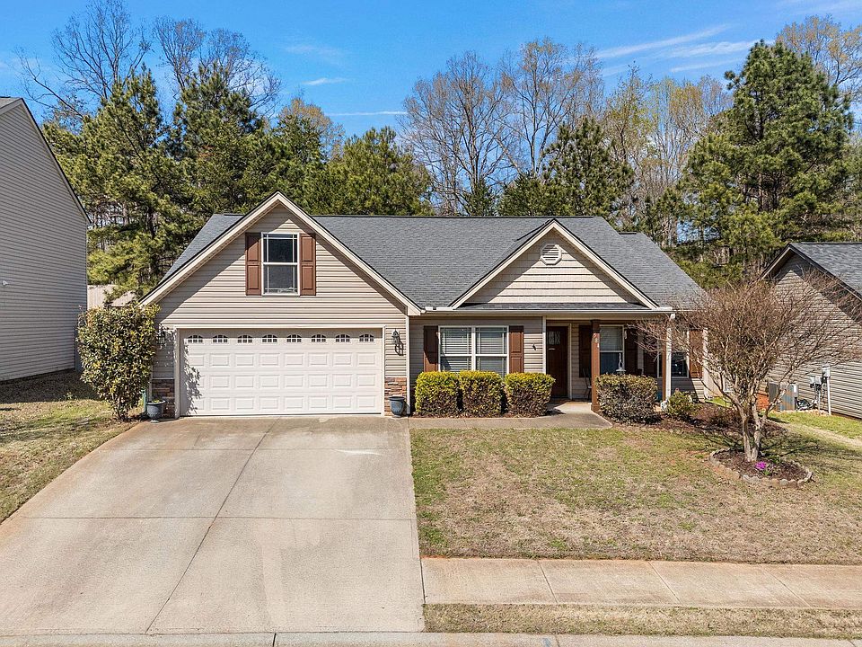 1st image of 584 Cromwell Dr