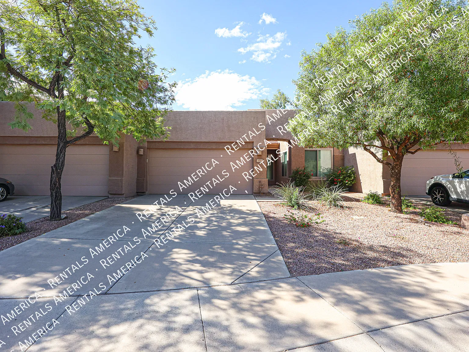 Chandler home with Den, Garage & Community Pool! — Photo 3