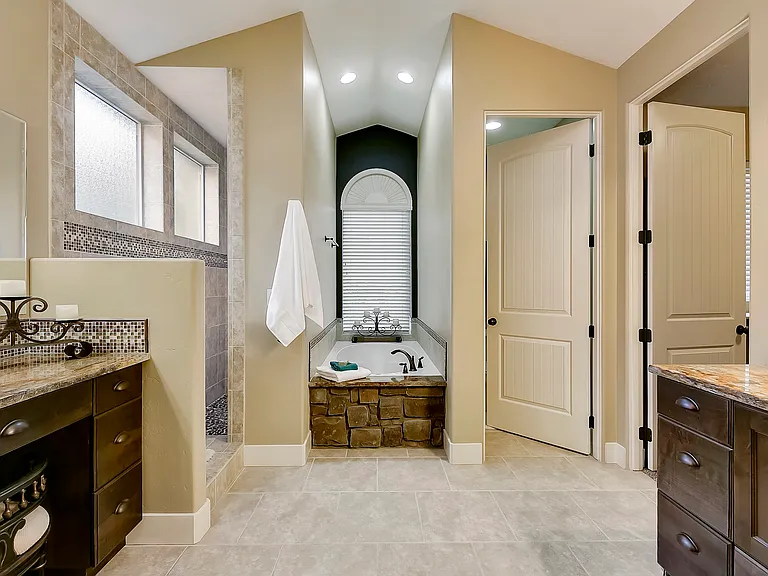 2893 S Brookwater Ln — Photo 12
