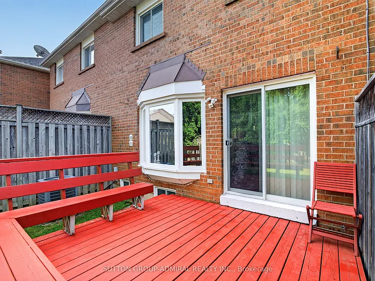 14 Mullis Cres — Photo 34