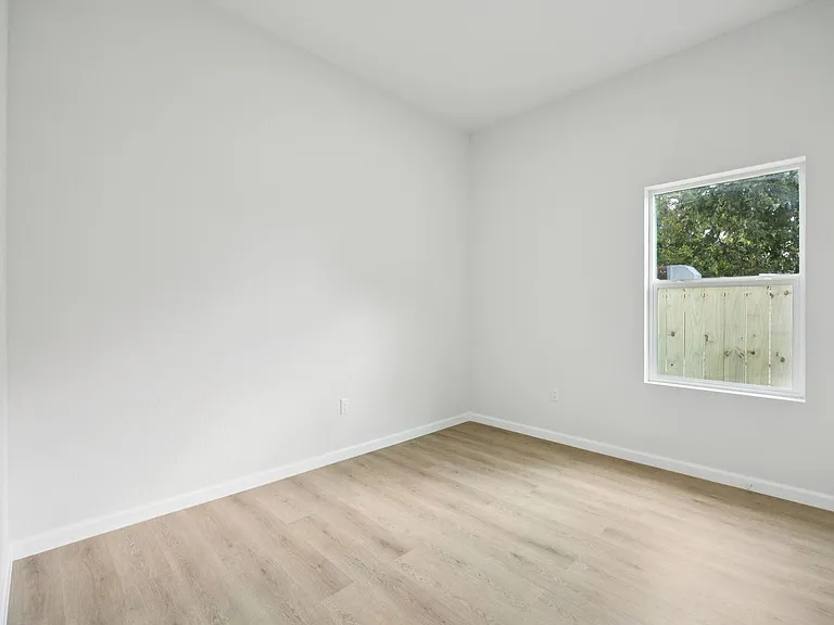 301 Cartersville St #B — Photo 12