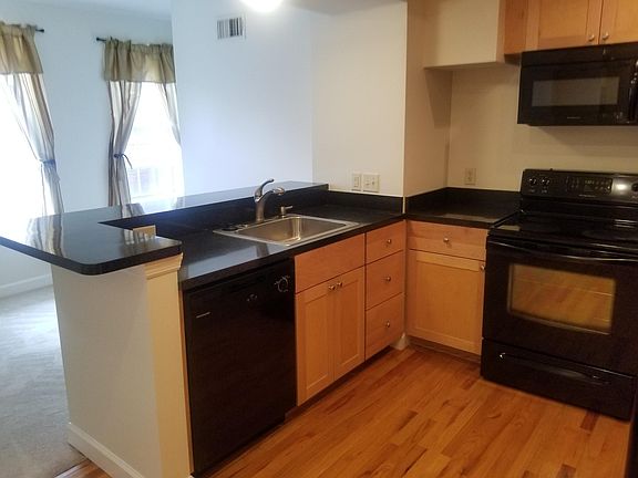 3rd image of 20 E Main St #5