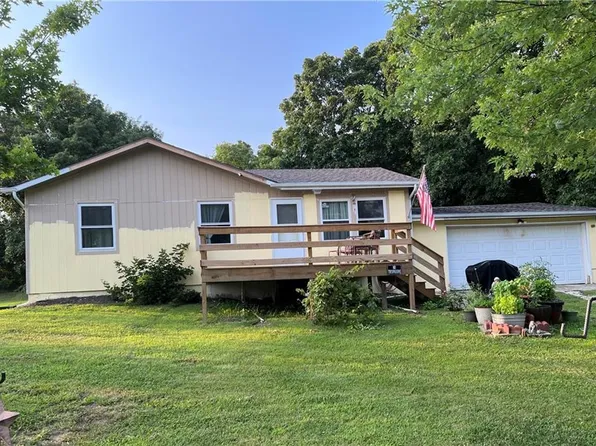 31608 Chris Dr, Crystal Lakes, MO 64024