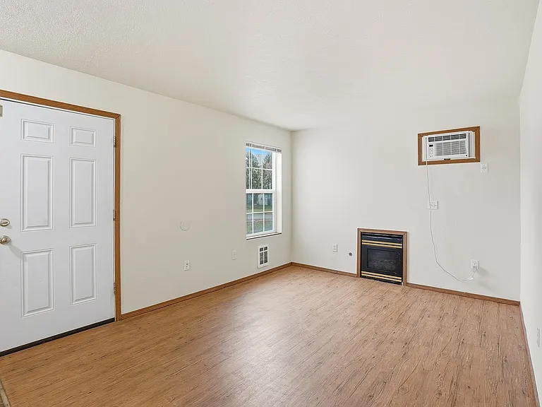 13221 E 31st Ct — Photo 6