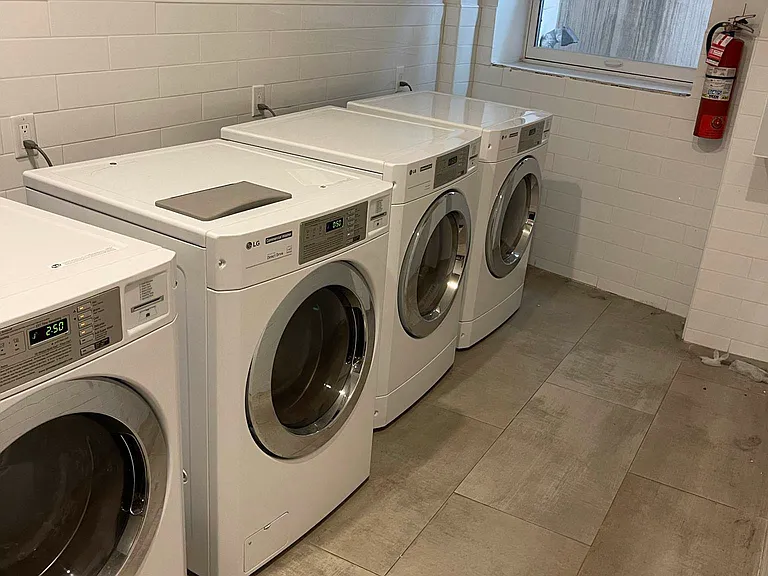 25-35 18th St #4C — Photo 7
