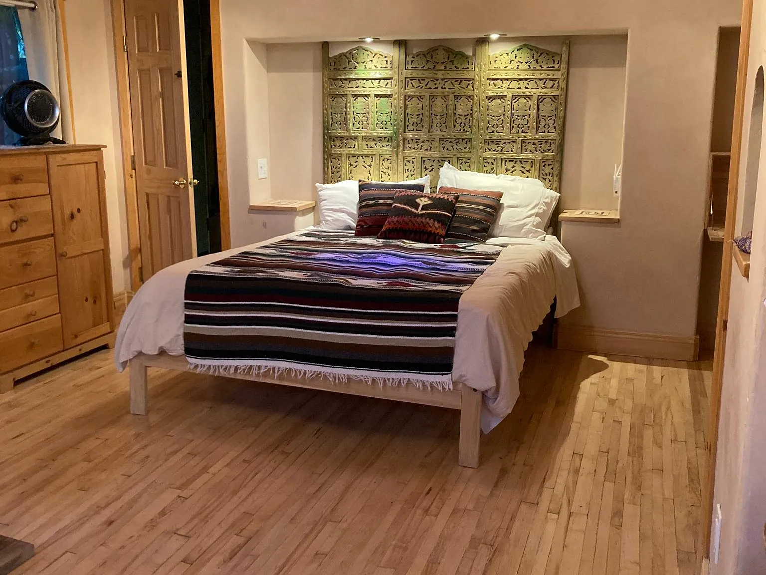 Studio, 600 sqft, $1,725 — Photo 2