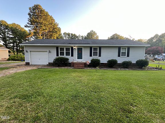 2nd image of 922 Woodruff Rd