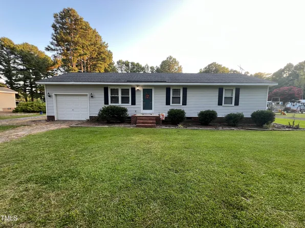 922 Woodruff Rd, Selma, NC 27576