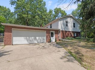 9832 Stadium Dr, Kalamazoo, MI 49009