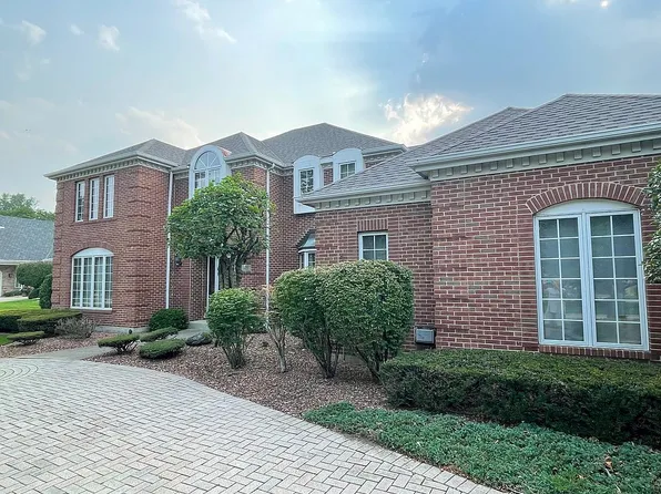 146 Saint Francis Cir, Oak Brook, IL 60523