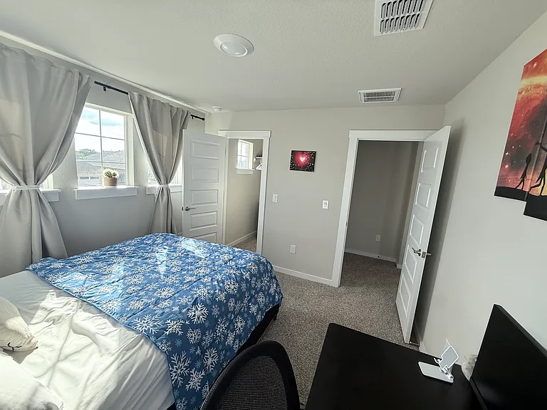 Bedroom #4 (Upstairs)