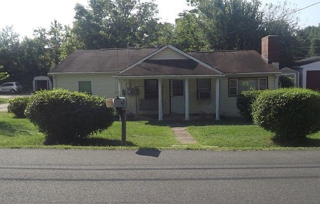 1st image of 3967 Fairfax St