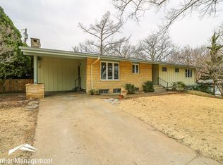 2063 Hunting Ave, Manhattan, KS 66502