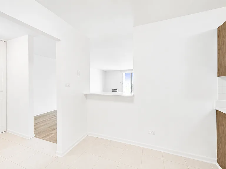 9807 S Karlov Ave #212 — Photo 4