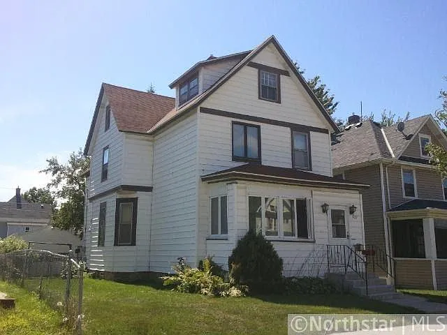 4 bed, 1700 sqft, $2,200 — Photo 2