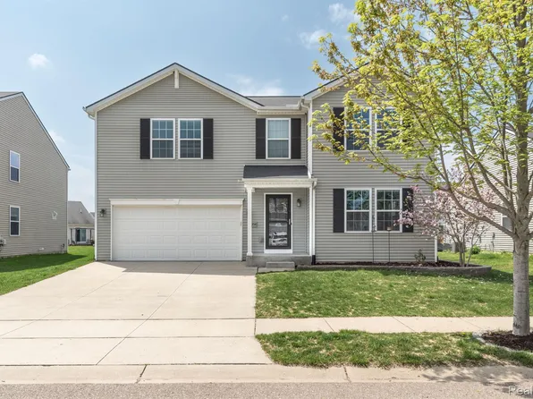 8354 Crab Apple Trl, Dexter, MI 48130
