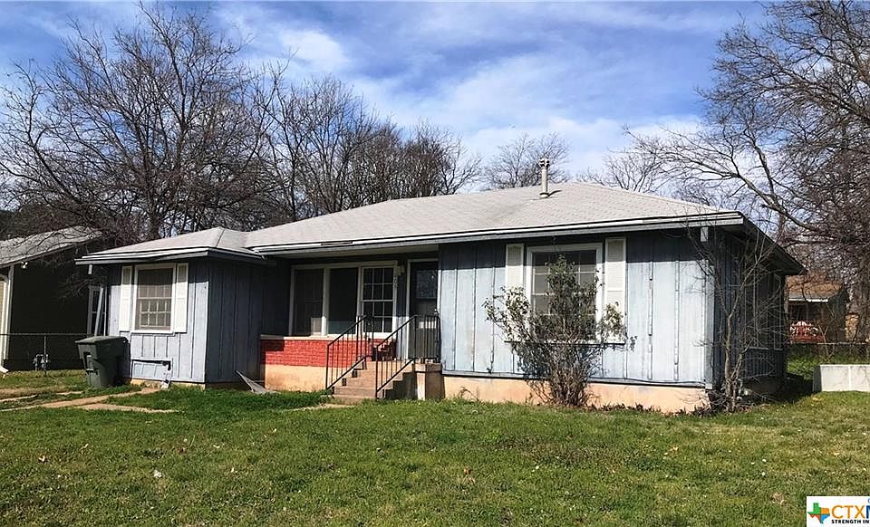 2nd image of 605 E Dean Ave