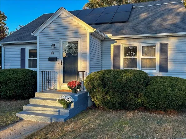 41 Cottage St, Cranston, RI 02910