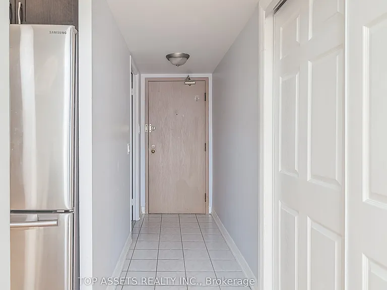 24 Wellesley St W #614 — Photo 2