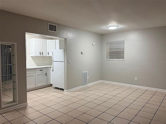 4th image of 1233 Newhope Rd