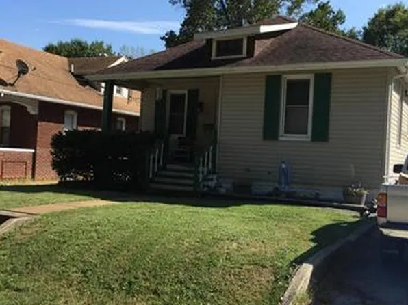 712 E McKinley St, Belleville, IL 62220