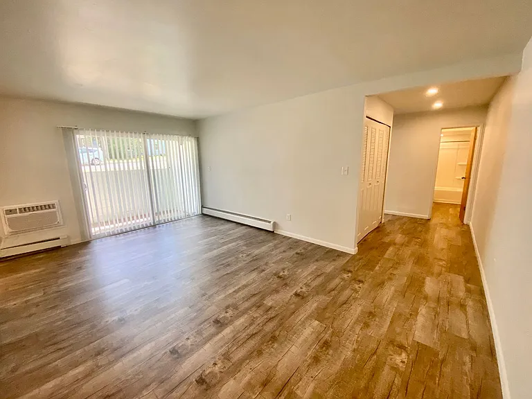 514 Emmet St — Photo 12