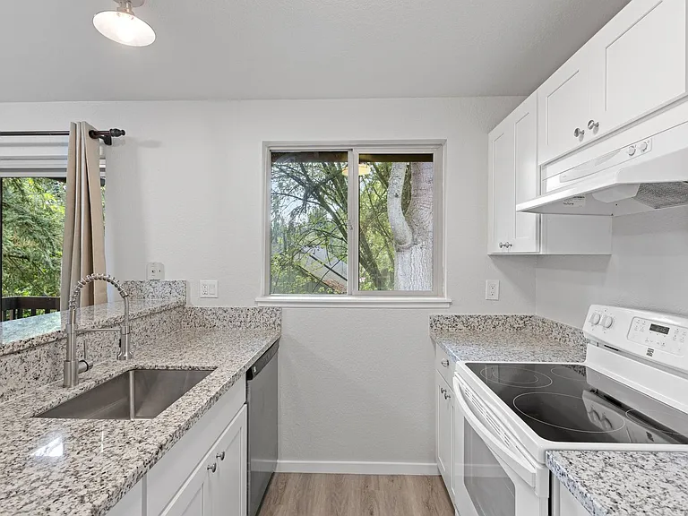 North Forest Apartments — Photo 29