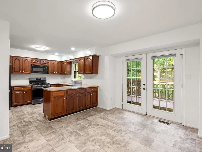 11017 Cedarwood Dr — Photo 14