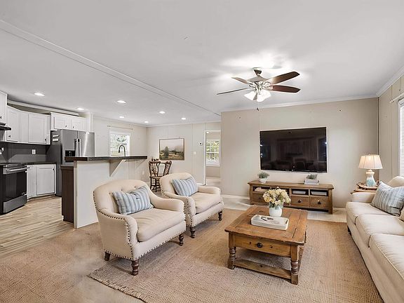 4th image of 364 Johnson Cir
