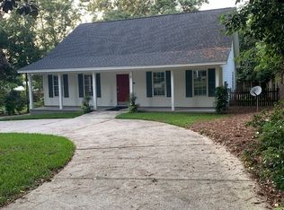 165 Gaston Ave, Fairhope, AL 36532