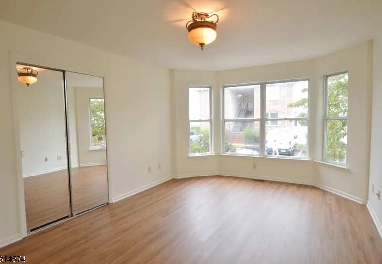 3 Donna Dr — Photo 9