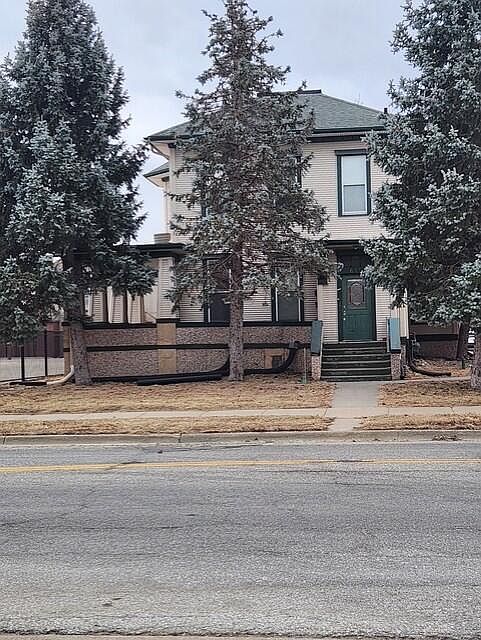 1st image of 615 Willow Ave