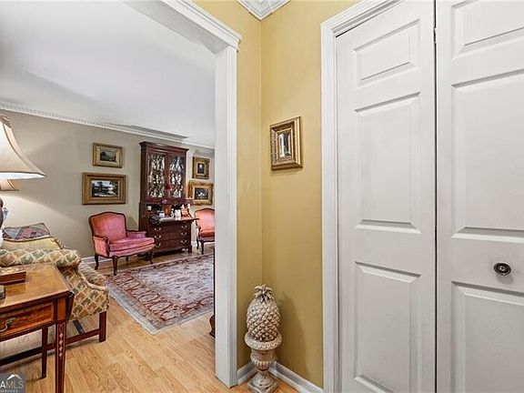 3rd image of 3825 Lavista Rd APT Y3