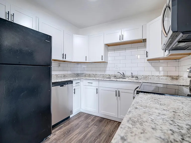 1026 Adams Ave #1-unit 2A — Photo 6