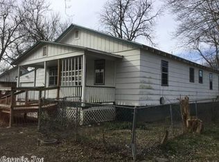 1121 Reeves Ave, Mena, AR 71953