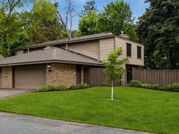 17700 Breconwood Rd, Wayzata, MN 55391