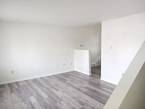 2nd image of 102 E Parker St