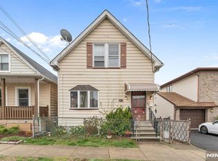 7 Scudder St, Garfield, NJ 07026