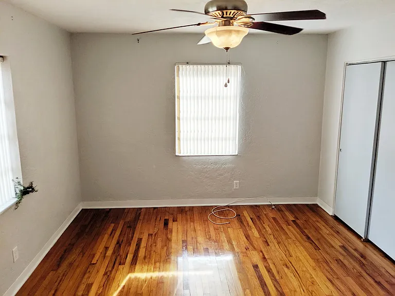 2nd bedroom