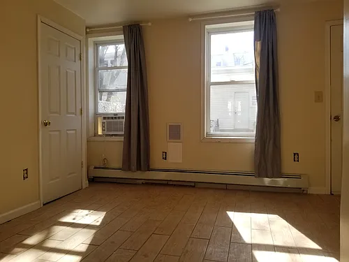 53 Gardner Ave Photo 1