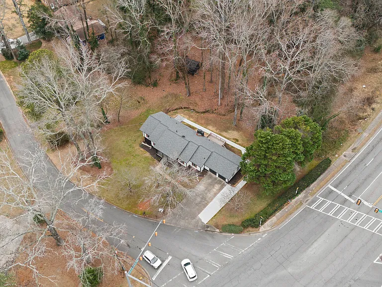 3285 Marlanta Dr — Photo 40